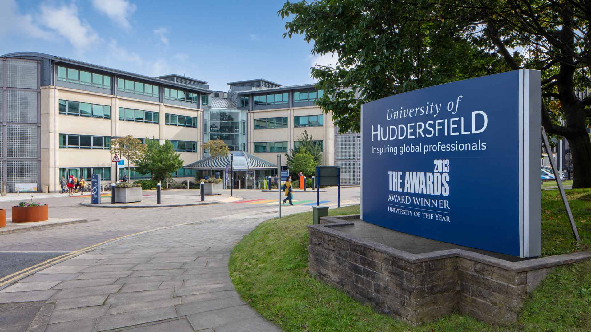 Main entrance to the University of Huddersfield. Facing the reception and Harold Wilson building.