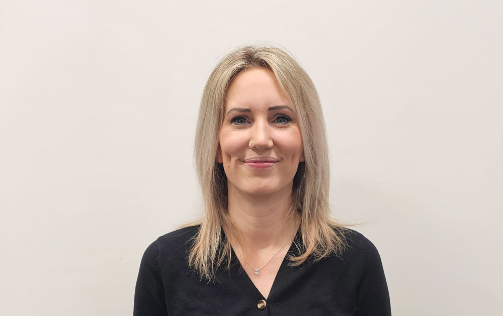 Headshot - Rachel Routledge